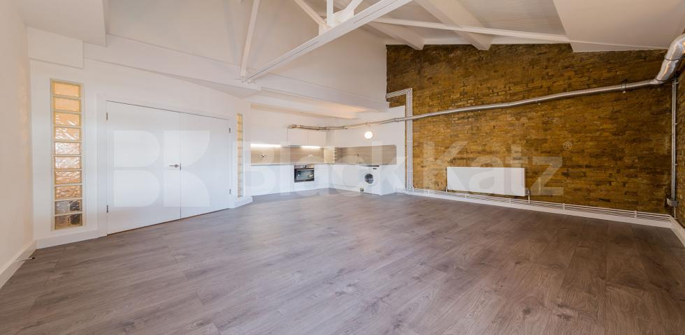 			NEW INSTRUCTION!, 3 Bedroom, 1 bath, 1 reception Apartment			 SPRINGFIELD HOUSE LOFTS-TYSSEN STREET, DALSTON E8